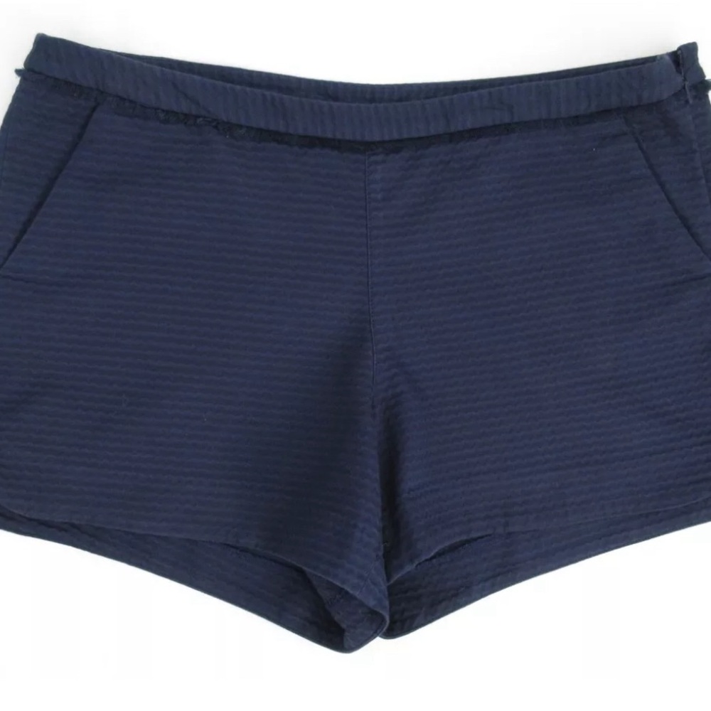 Lilly Pulitzer navy 4” Adie shorts size 0.  Excellent condition